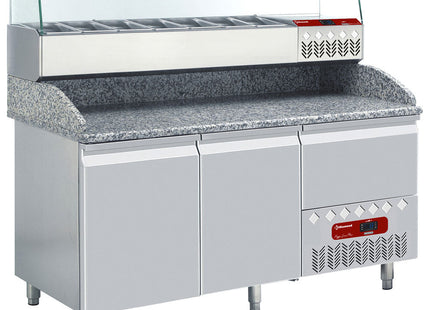 Kølekonstruktion GN 6x1/4, 1x1/9, med højre glas + Kølebord 2 låger 600x400, 1 neutral skuffe (4x bakker 600x400)