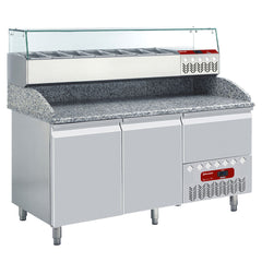 Kølekonstruktion GN 6x1/3, med højre glas + Kølebord 2 låger 600x400, 1 neutral skuffe (4x bakker 600x400)